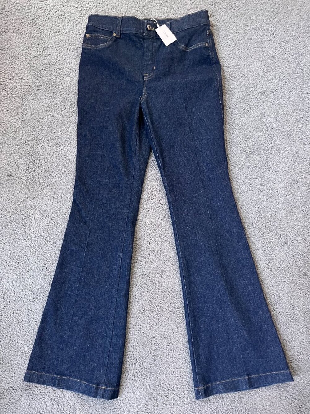 SPANX HIGH RISE HIDDEN CORE SHAPING LEG LENGTHENING FLARE JEANS NEW WITH TAGS -L